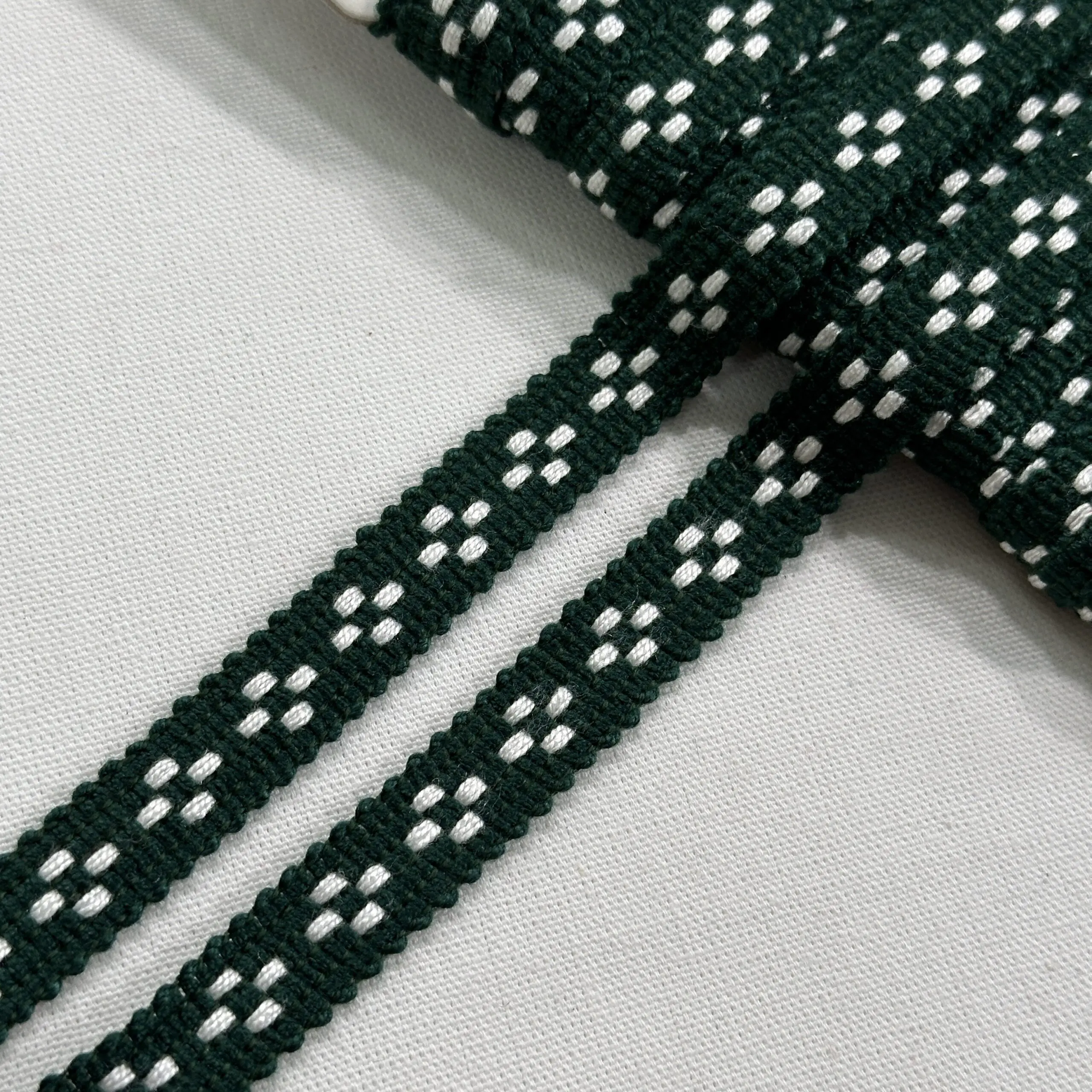 0F0FF576-3747-4991-ACBD-DC3F71C0417B Target Braid - Emerald - Image 1