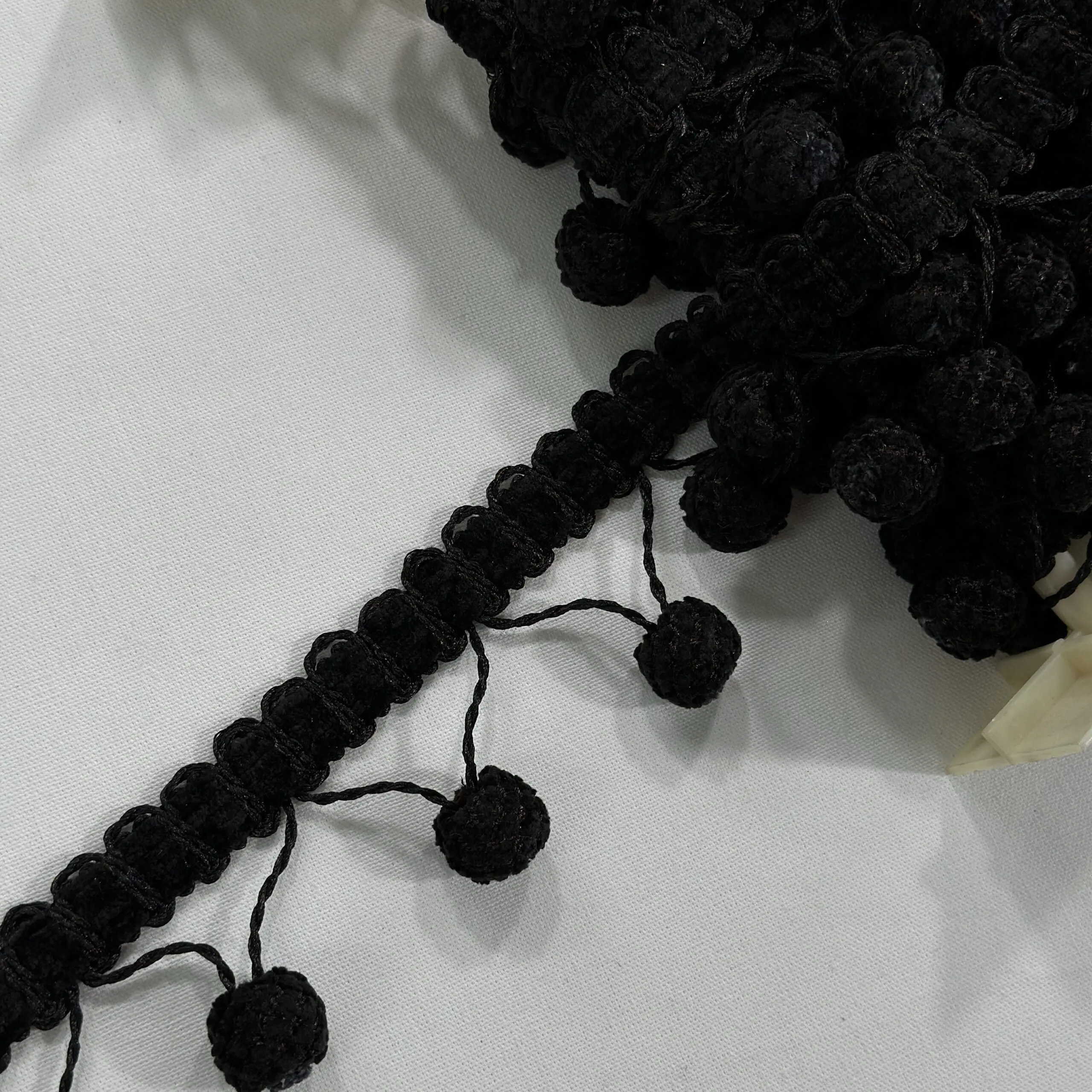 EC011EBB-8C75-416B-9A44-5D4EB4B37EC1 Ghungroo Pom Pom - Noir - Image 1